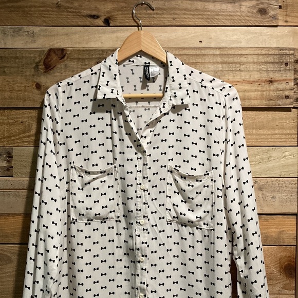 DIVIDED Dot Button Down Long Sleeve Top - Picture 2 of 7